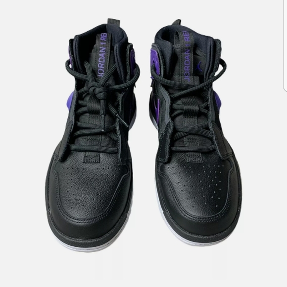 Nike Air Jordan 1 High React - Picture 3 of 5